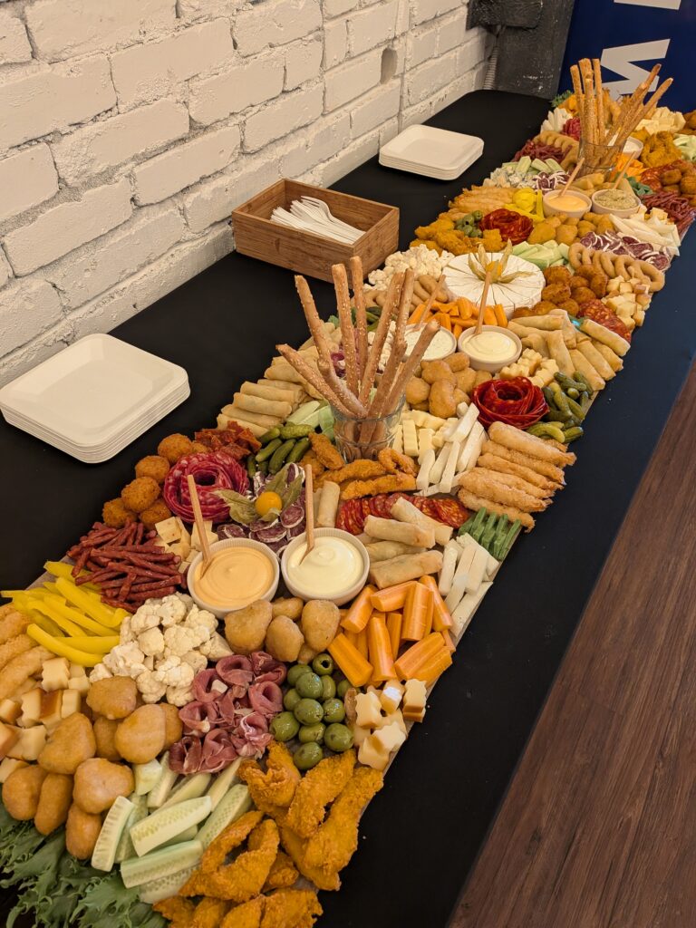 Vibora Kitcheni serveeritud suupistelaud